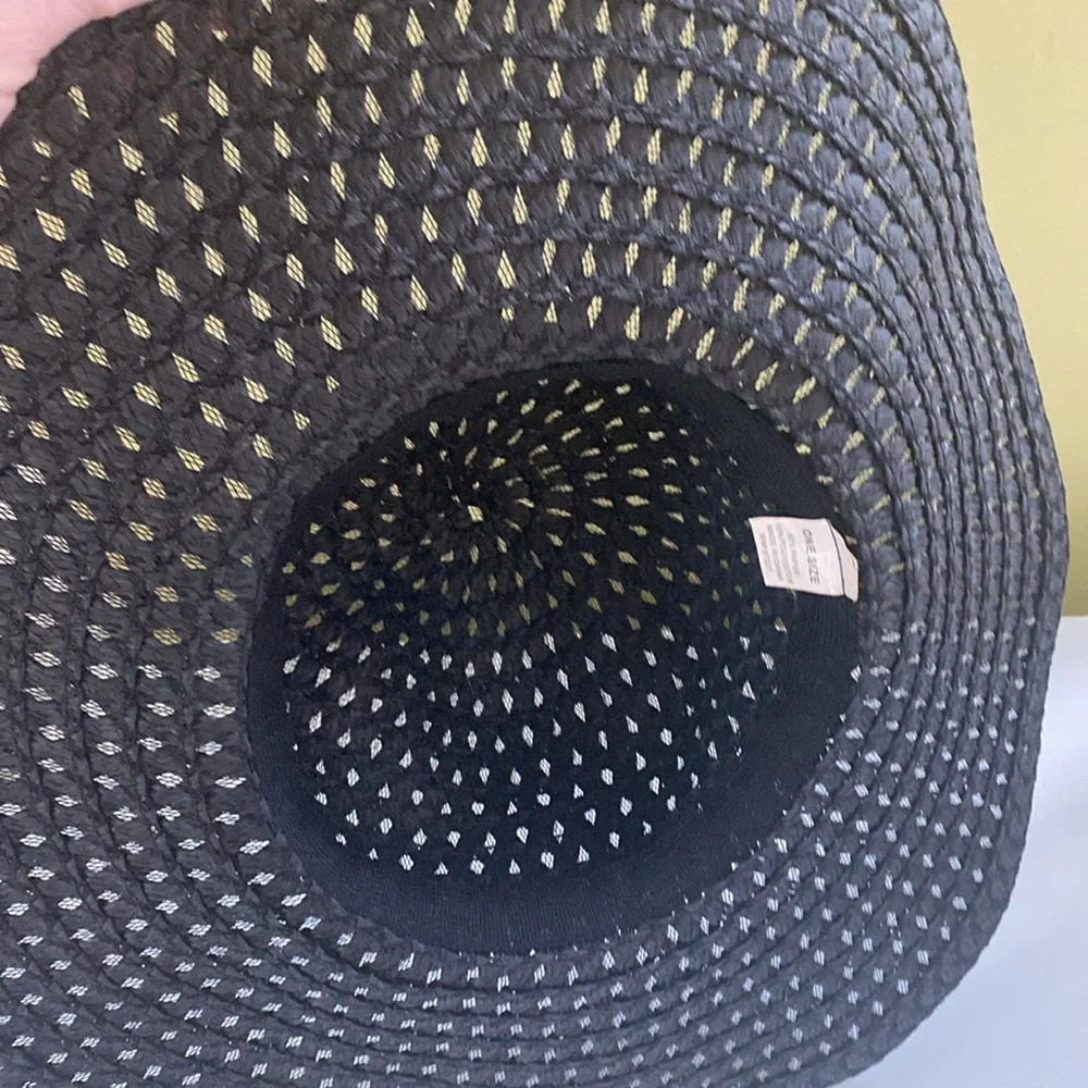 Unbranded Black Paper/Mesh Floppy Sun hat. One Size